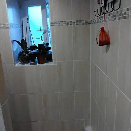 Le Paradis Cache Chervettes